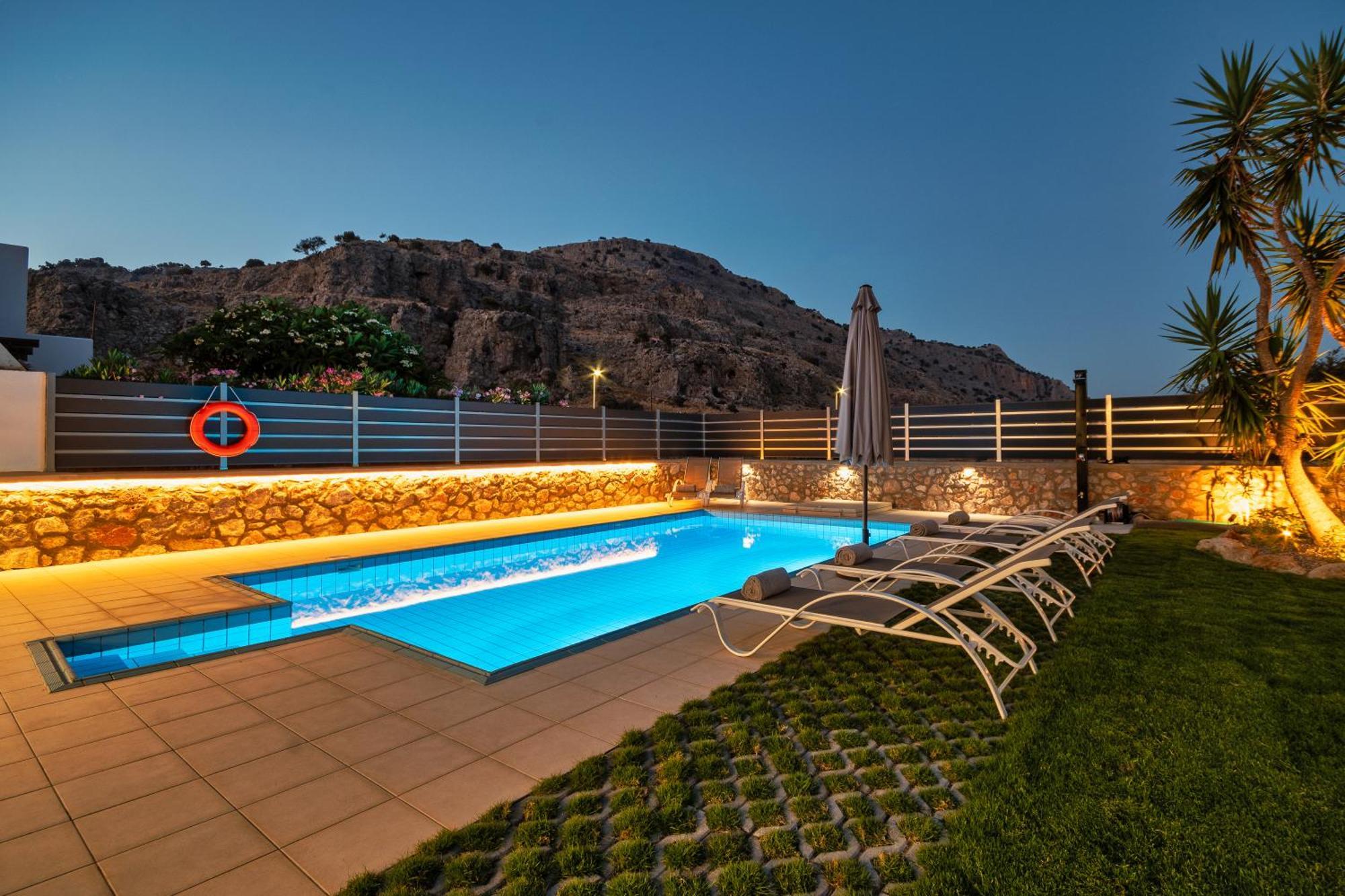 Villa Mariani II - In Lothiarika, Newly Renovated June 2024, Private Pool, Lindos 10 Min, Beach 120M ラルドス エクステリア 写真
