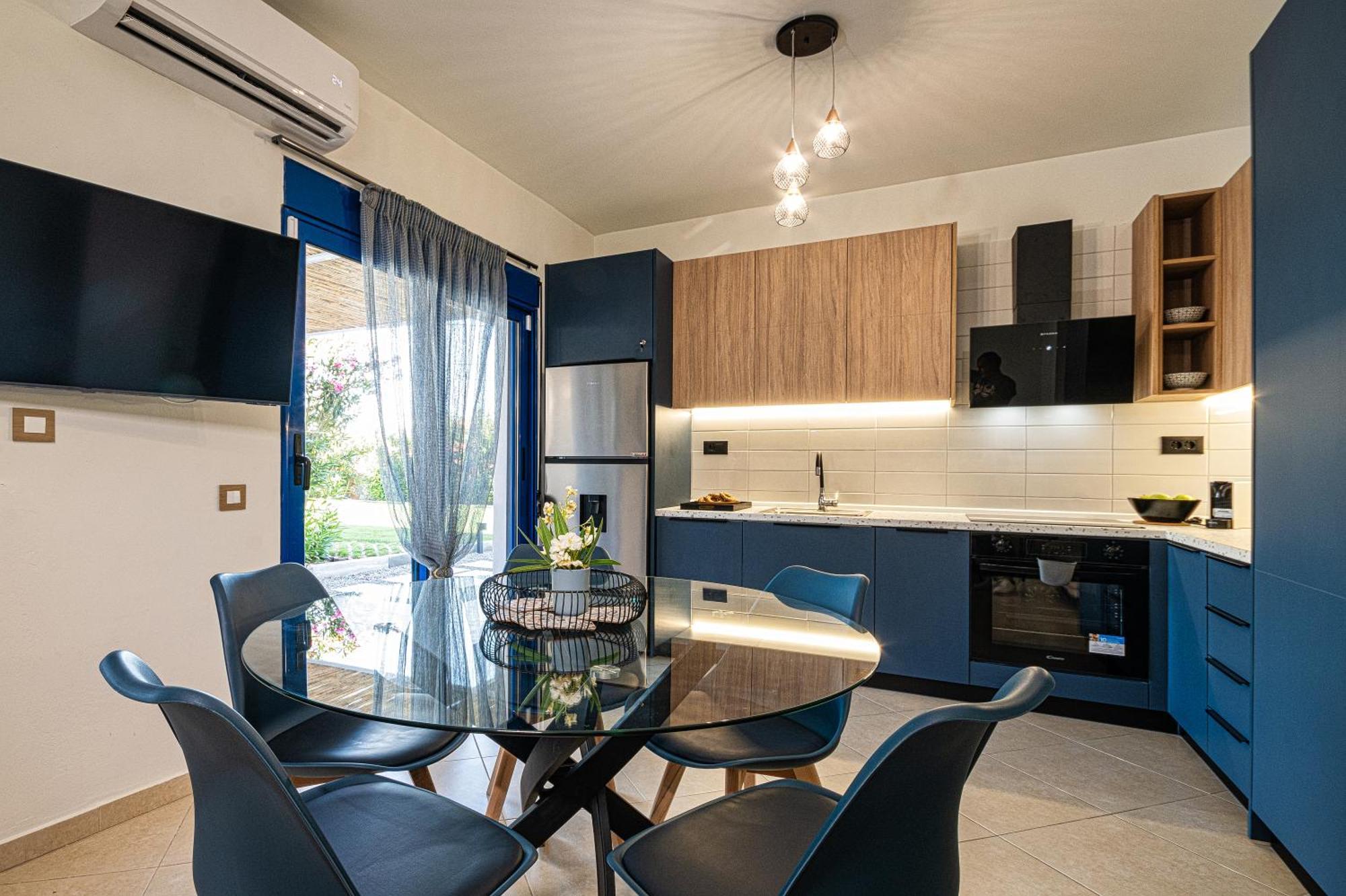 Villa Mariani II - In Lothiarika, Newly Renovated June 2024, Private Pool, Lindos 10 Min, Beach 120M ラルドス エクステリア 写真