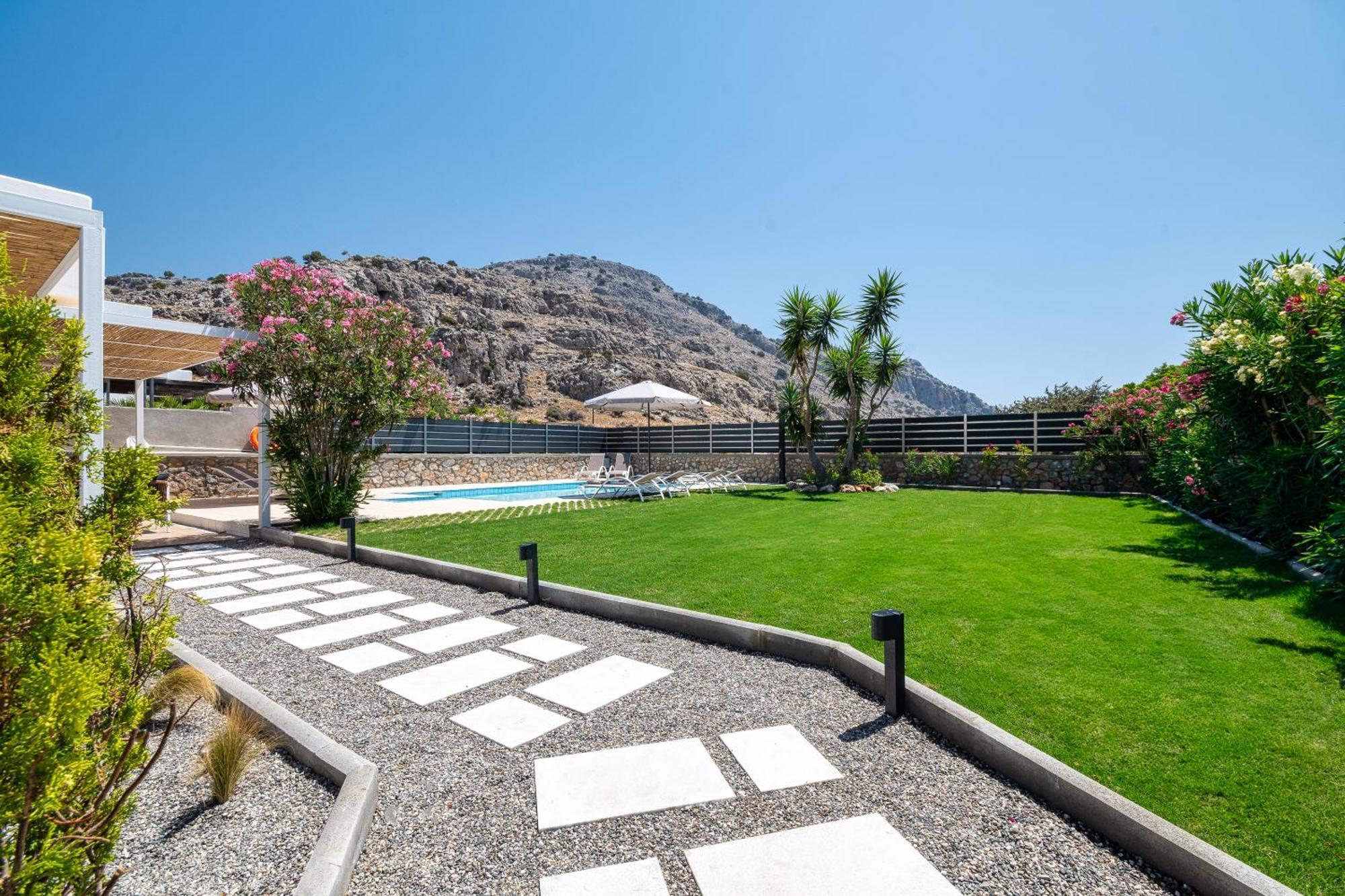 Villa Mariani II - In Lothiarika, Newly Renovated June 2024, Private Pool, Lindos 10 Min, Beach 120M ラルドス エクステリア 写真
