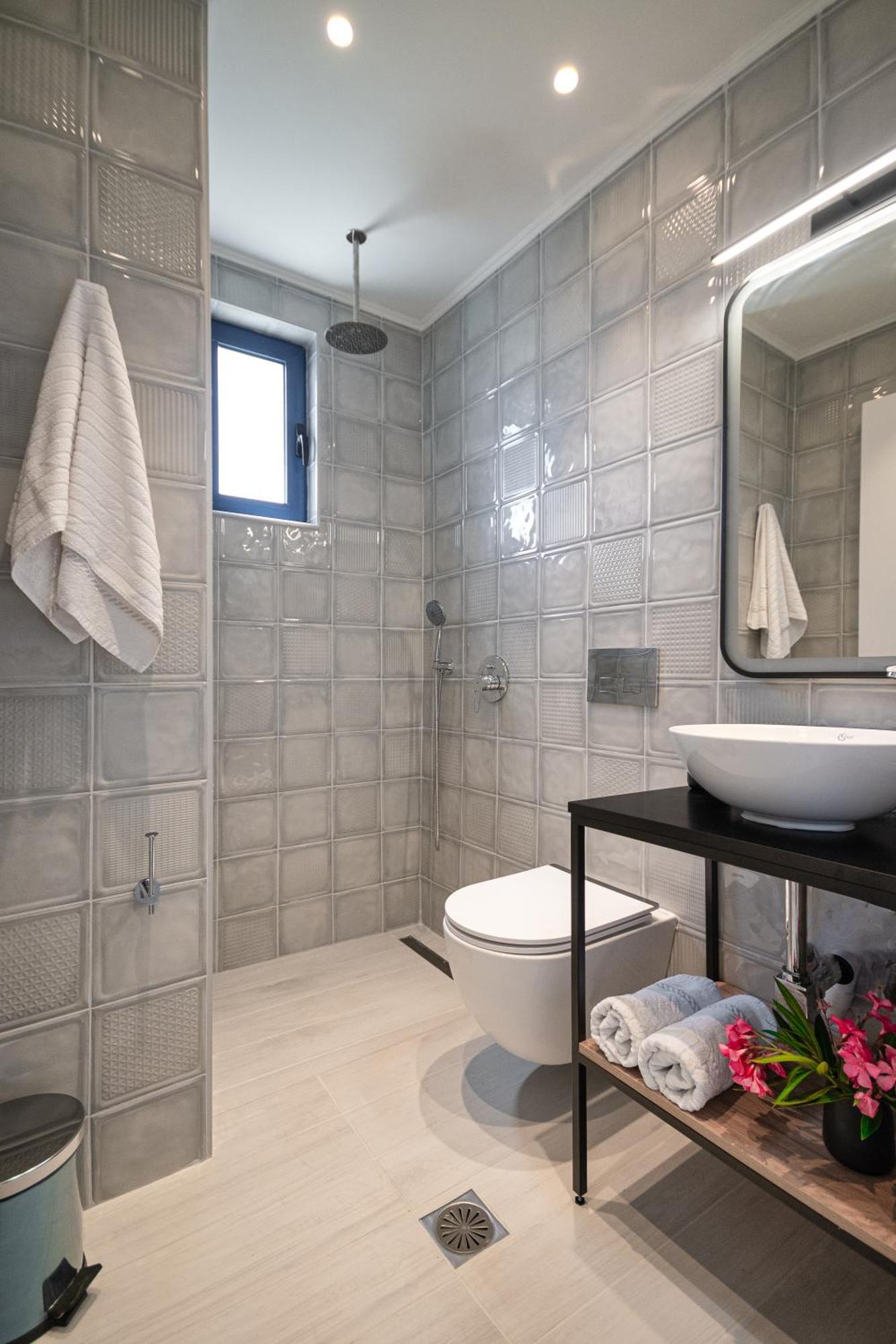 Villa Mariani II - In Lothiarika, Newly Renovated June 2024, Private Pool, Lindos 10 Min, Beach 120M ラルドス エクステリア 写真