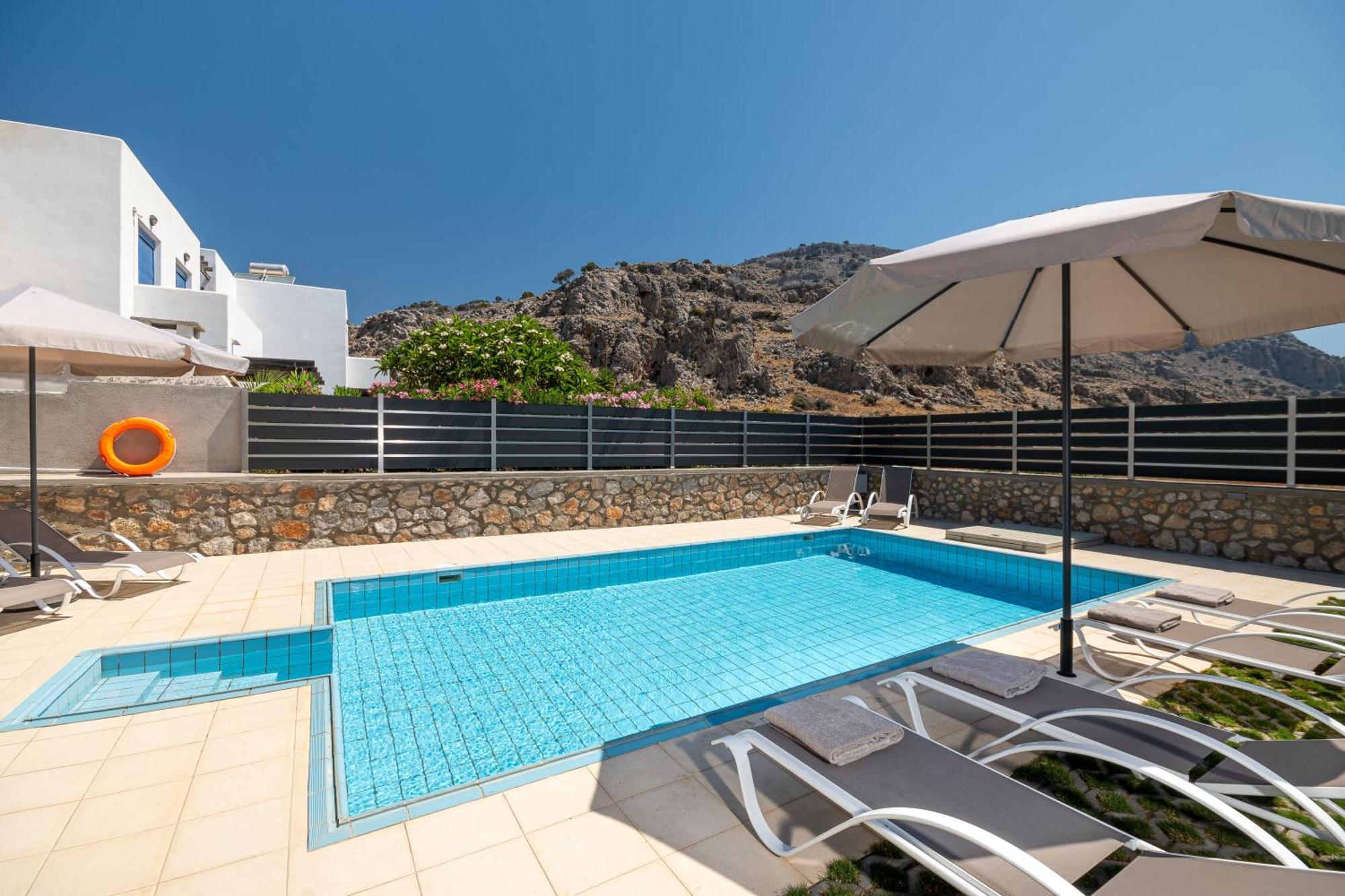 Villa Mariani II - In Lothiarika, Newly Renovated June 2024, Private Pool, Lindos 10 Min, Beach 120M ラルドス エクステリア 写真